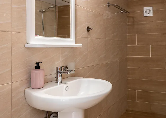 Serenity House - Magic Sunsets 度假居 *